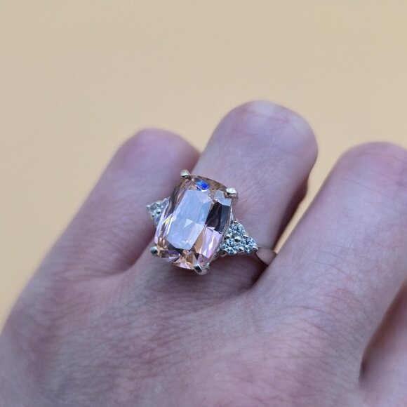 Size 8 Sterling Silver Brilliant Pink Cubic Zirconia Gem Band Ring A5333 - Picture 5 of 9